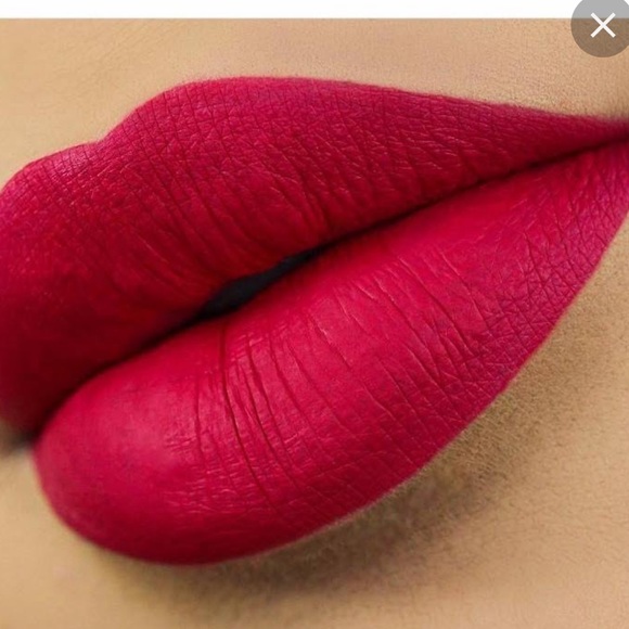Never used koko by Kylie matte lipstick okurrr